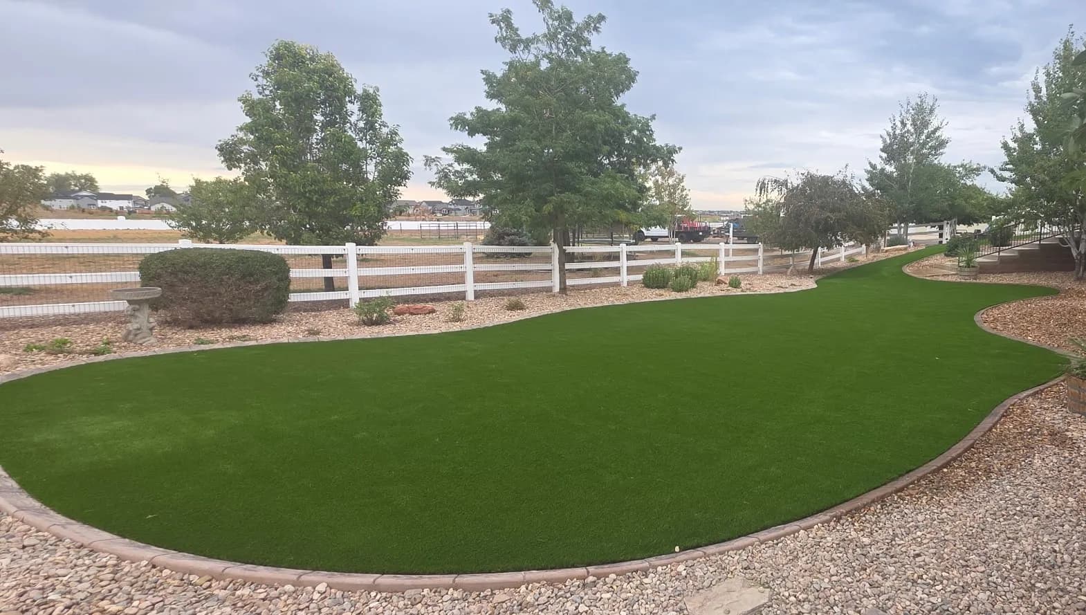 Gallery photos for Brighton Backyard Ditches Patchy Grass for Water-Smart Artificial Turf: Image #4