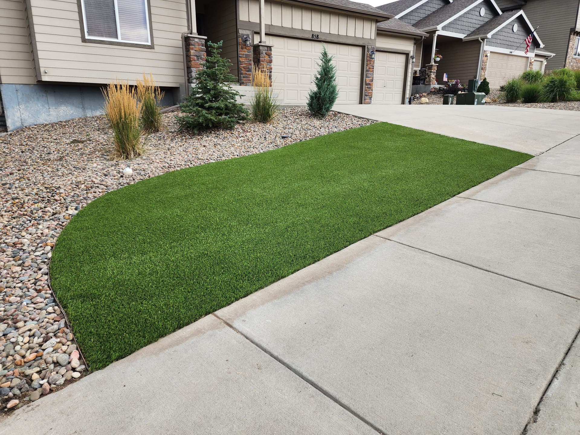Monument Front Yard Gets a Sharp Artificial Turf Upgrade image
