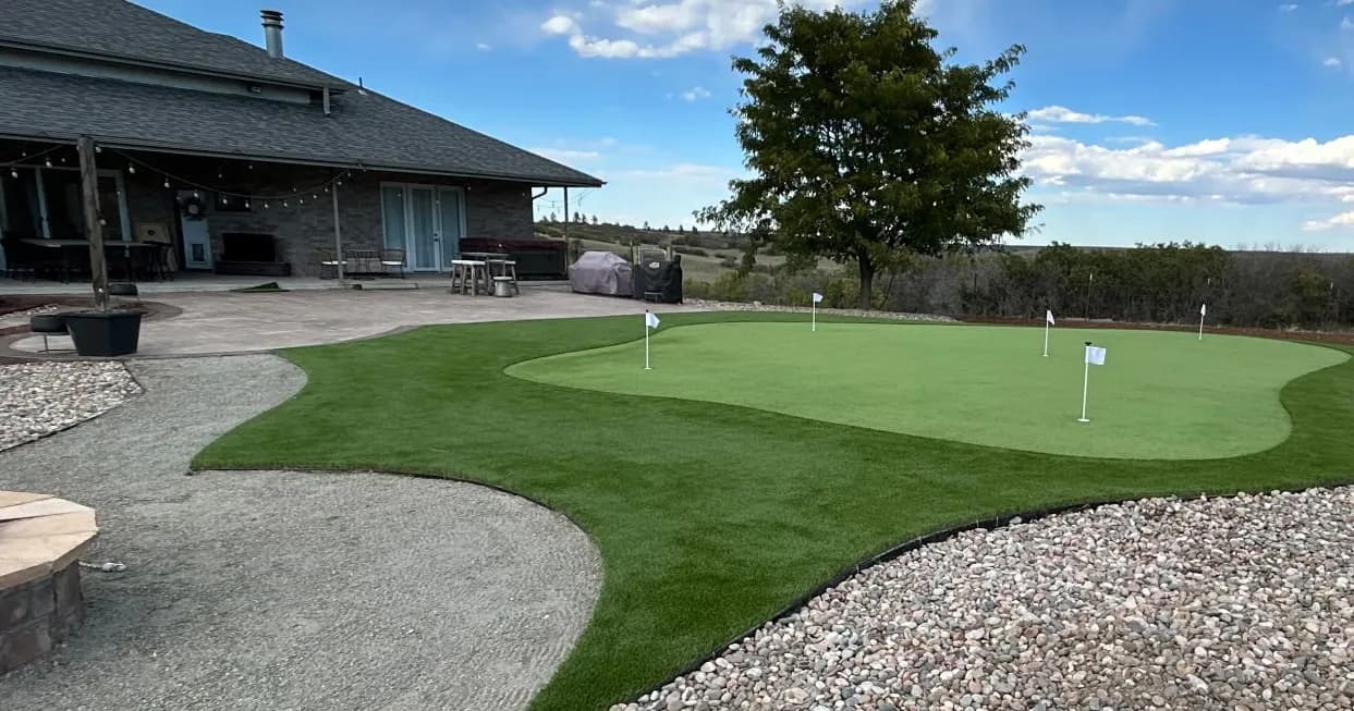 Gallery photos for Backyard Putting Green Built Right Off the Patio: Image #2