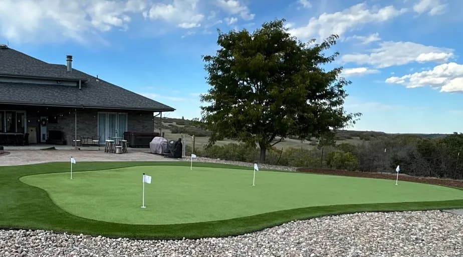 Gallery photos for Backyard Putting Green Built Right Off the Patio: Image #1
