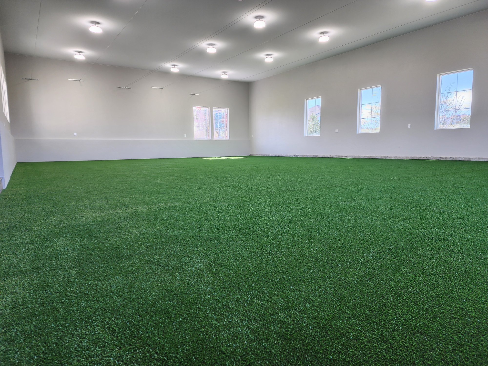 Indoor sports practice facility